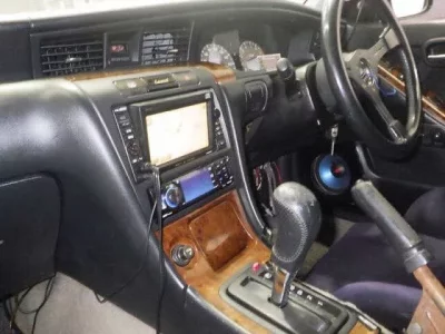 Nissan LAUREL