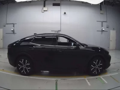 Toyota CROWN CROSSOVER