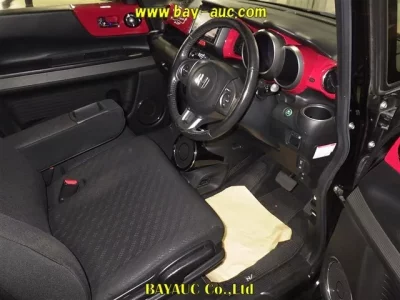 Honda N BOX SLASH