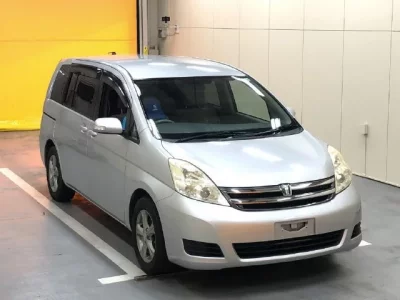 Toyota ISIS