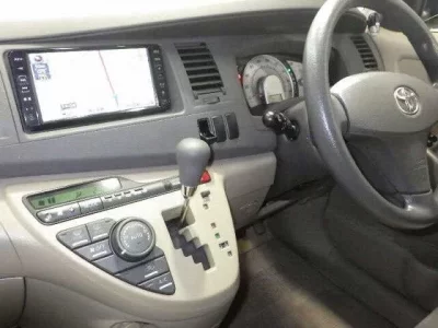 Toyota ISIS