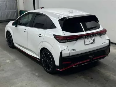 Nissan AURA