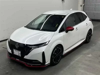 Nissan AURA