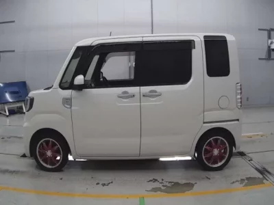 Toyota PIXIS MEGA