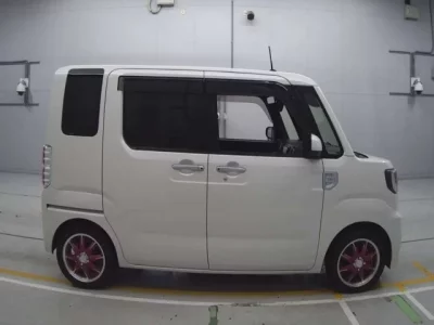 Toyota PIXIS MEGA