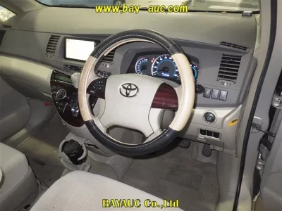 Toyota ISIS