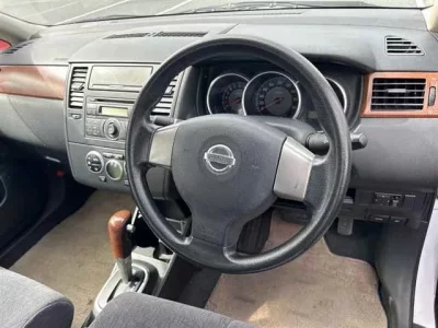 Nissan TIIDA LATIO