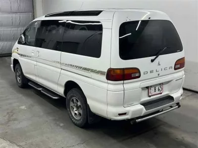 Mitsubishi DELICA