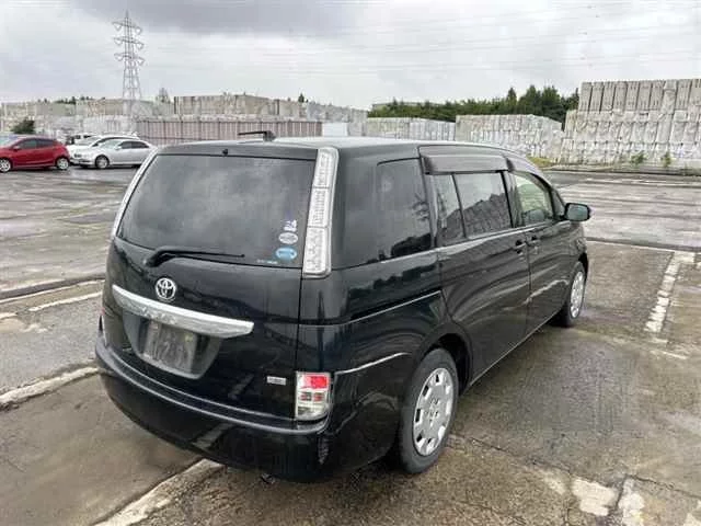 Toyota ISIS