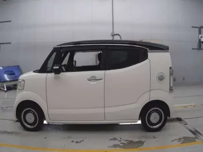 Honda N BOX SLASH