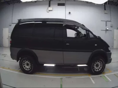 Mitsubishi DELICA