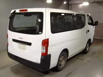 Isuzu COMO
