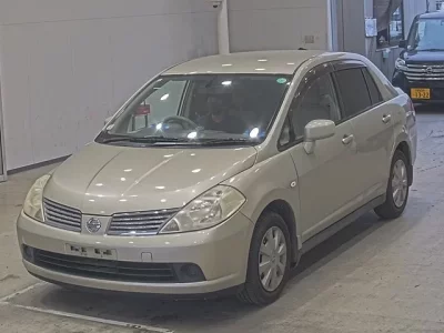 Nissan TIIDA LATIO