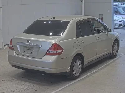 Nissan TIIDA LATIO