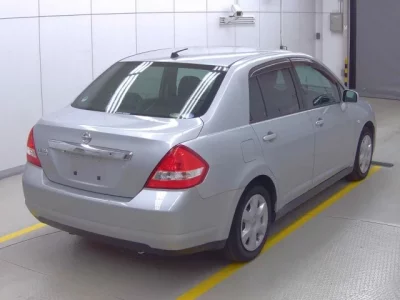 Nissan TIIDA LATIO