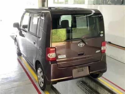 Toyota PIXIS SPACE