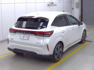 Nissan AURA