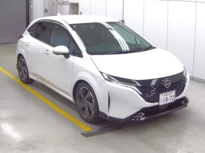 Nissan AURA