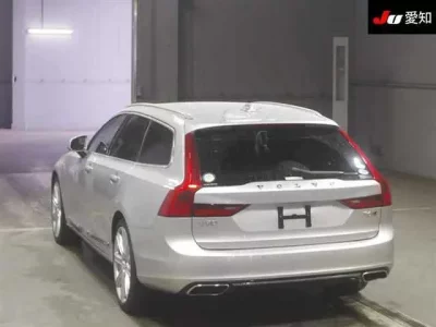 Volvo V90