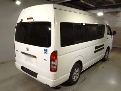 Toyota REGIUS ACE COMMUTER