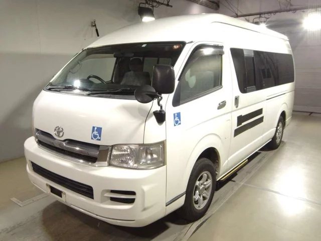 Toyota REGIUS ACE COMMUTER