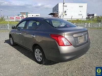 Nissan TIIDA LATIO