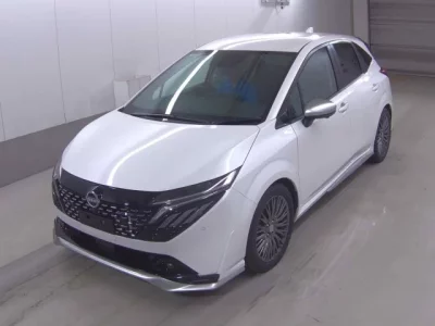 Nissan AURA