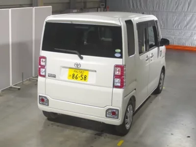 Toyota PIXIS MEGA