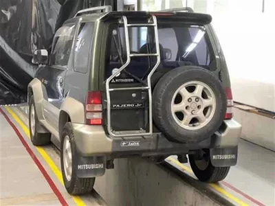 Mitsubishi PAJERO JR