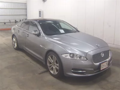 Jaguar XJ SERIES