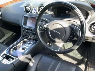 Jaguar XJ SERIES