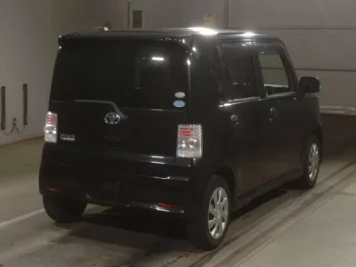 Toyota PIXIS SPACE