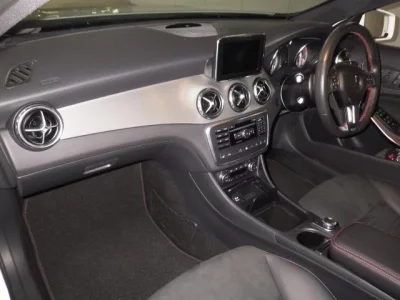 Mercedes-Benz GLA CLASS