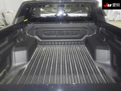 Mitsubishi TRITON