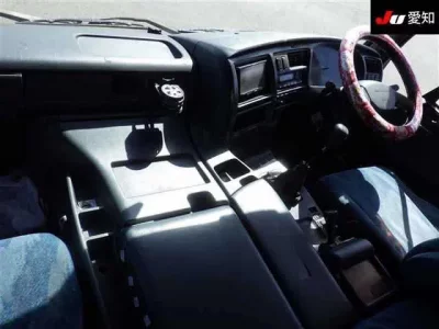 Nissan TRUCK