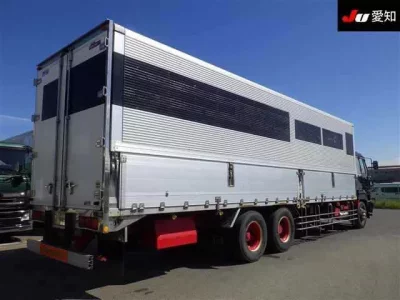 Nissan TRUCK