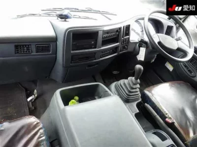 Nissan TRUCK