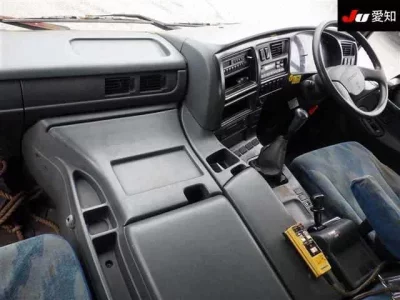 Nissan TRUCK