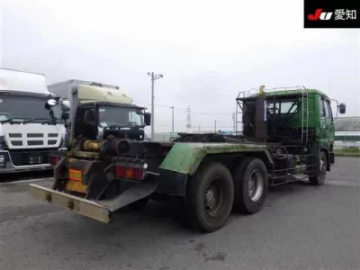 Nissan TRUCK