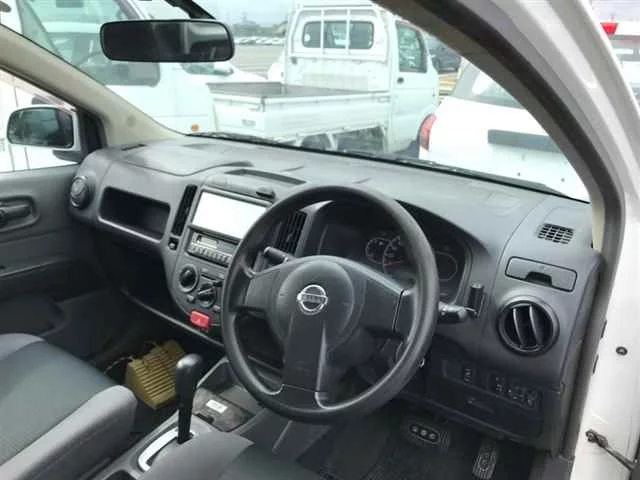Nissan AD