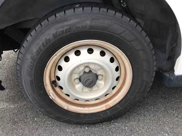 Nissan AD