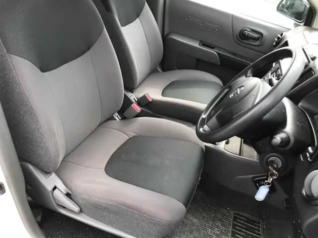 Nissan AD