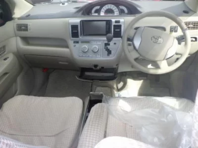 Toyota RAUM
