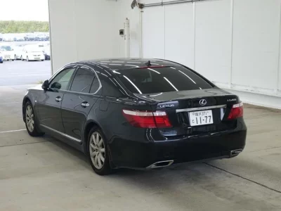 Lexus LS