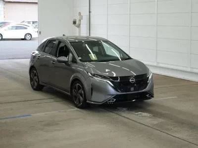 Nissan AURA