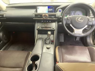 Lexus IS