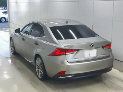 Lexus IS