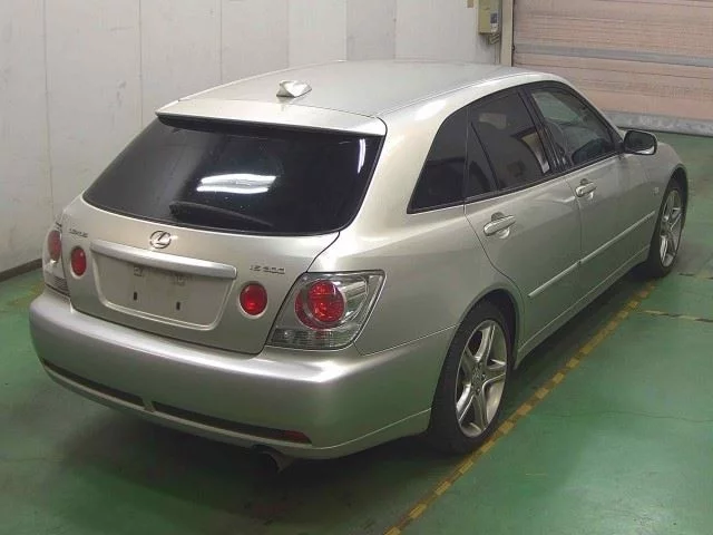 Toyota ALTEZZA WAGON
