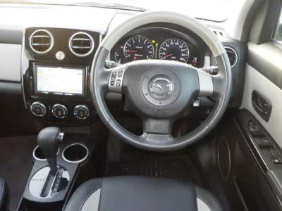 Mazda VERISA