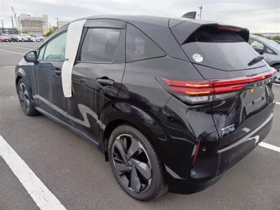 Nissan AURA